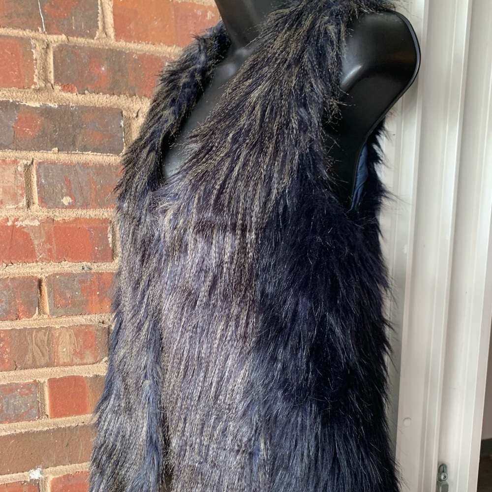 Grey and Blue Faux Fur Vest - Picture 2 of 2